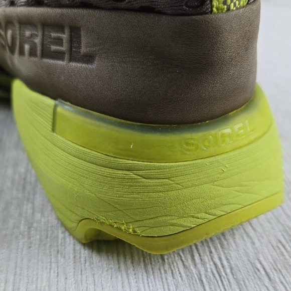 Sorel Kinetic Breakthru Lace Up Sneakers Womens Size 9.5 Olive Green Neon Yellow - Picture 16 of 16